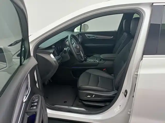 Cadillac XT5 — фото 11