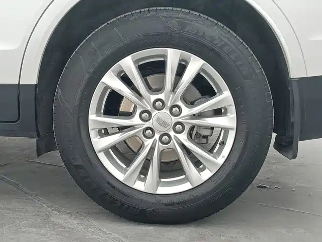 Cadillac XT5 — фото 14