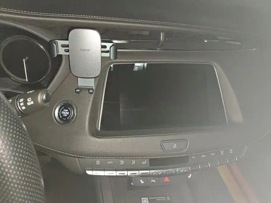 Cadillac XT4 — фото 13