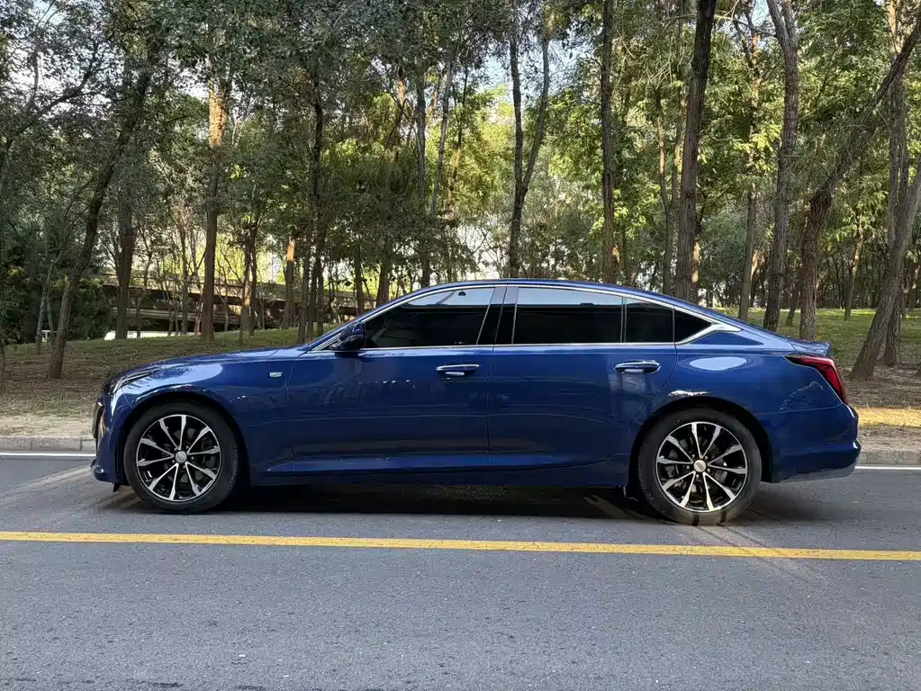 Cadillac CT5 — фото 3