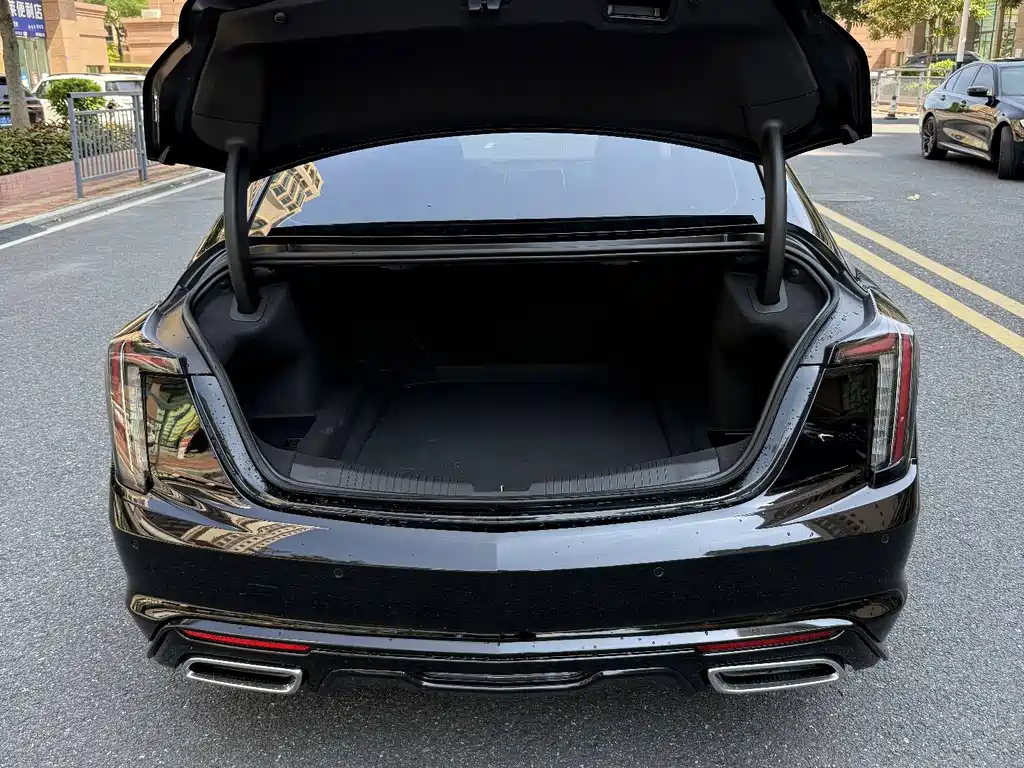 Cadillac CT5 — фото 5