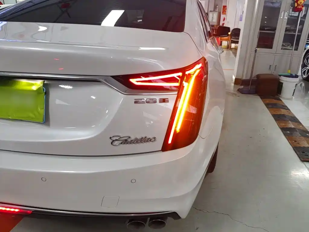 Cadillac CT6 — фото 8