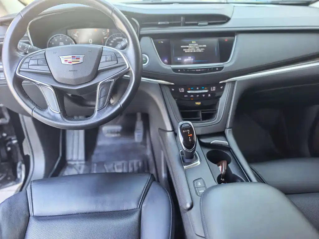 Cadillac XT5 — фото 6