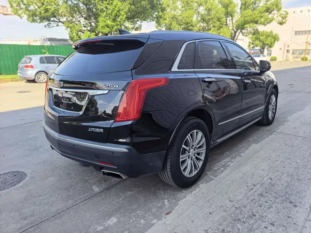 Cadillac XT5 — фото 9