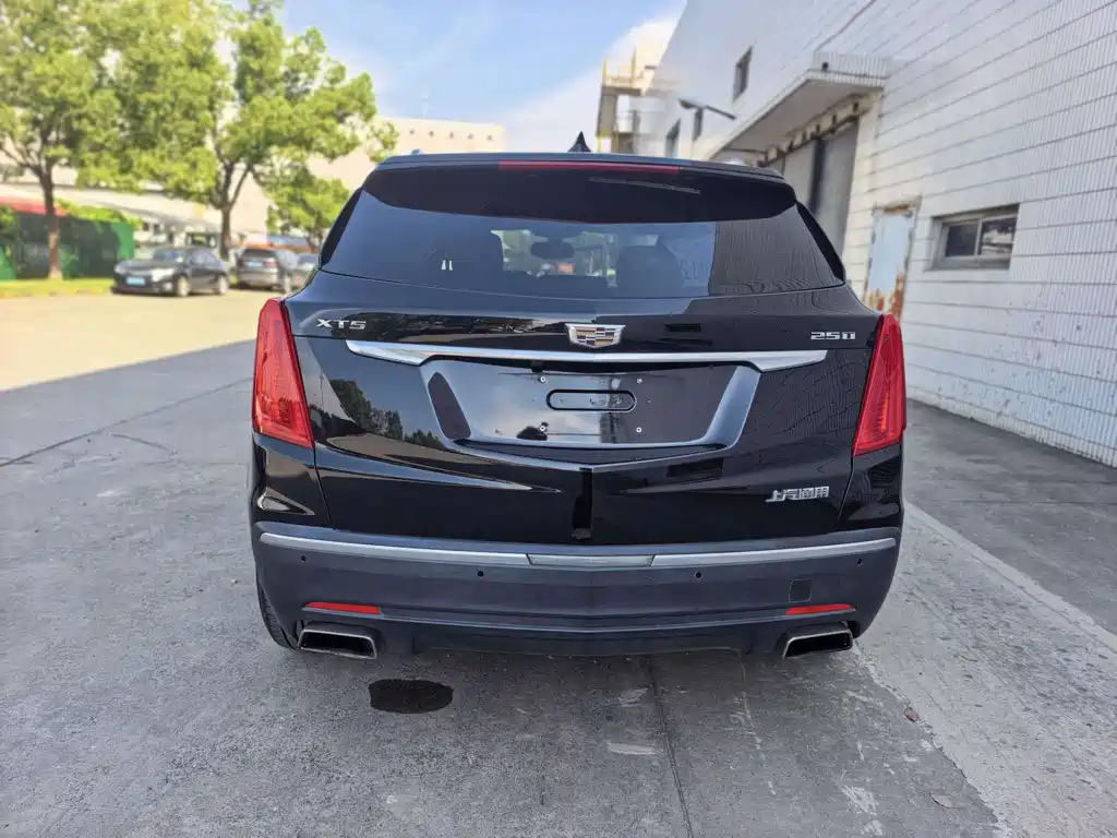Cadillac XT5 — фото 10
