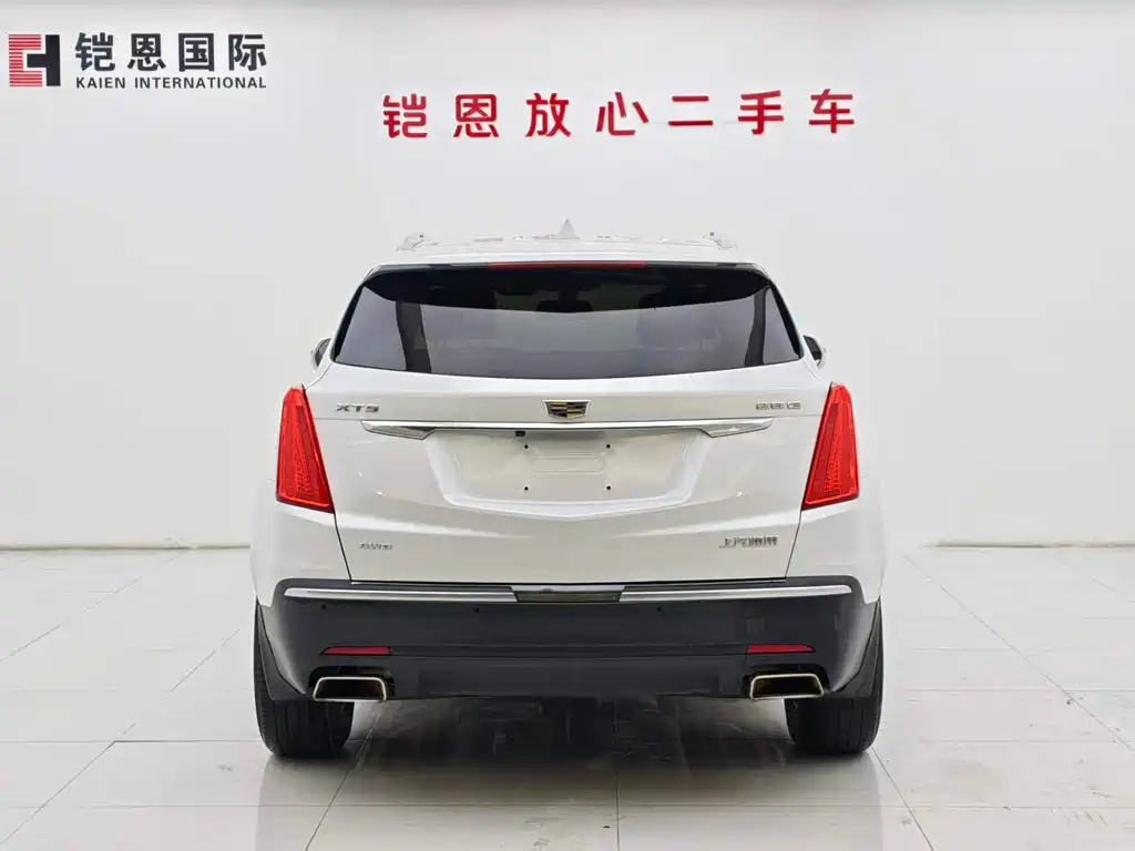 Cadillac XT5 — фото 19