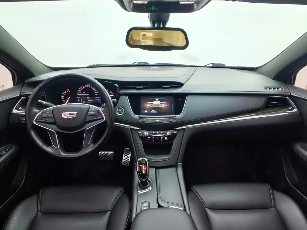 Cadillac XT5 — фото 8