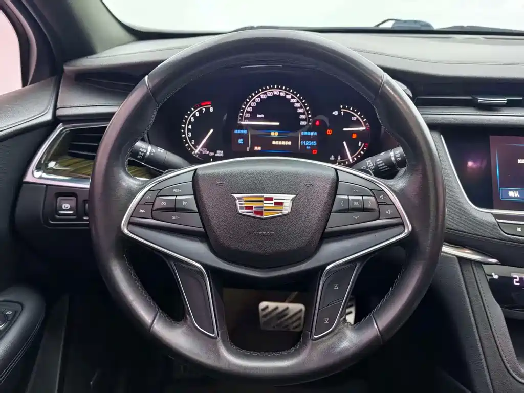 Cadillac XT5 — фото 9
