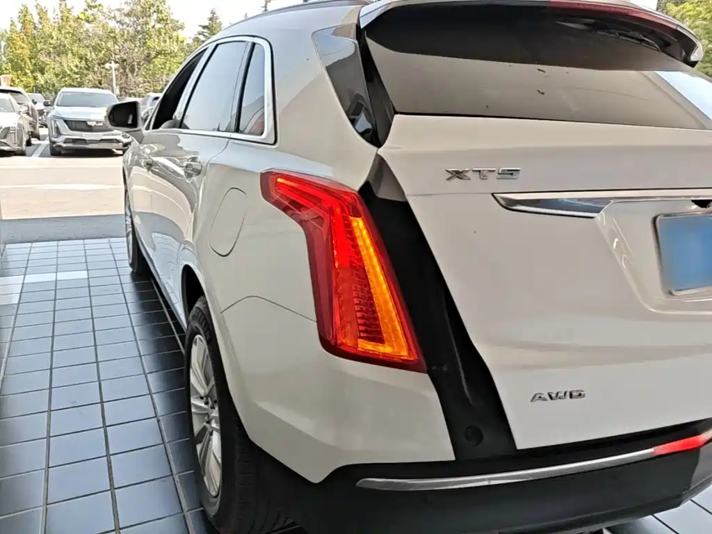 Cadillac XT5 — фото 5