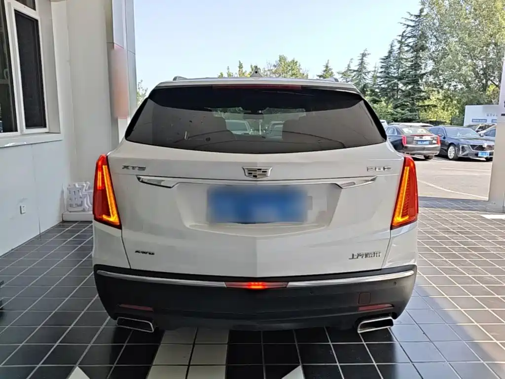 Cadillac XT5 — фото 6