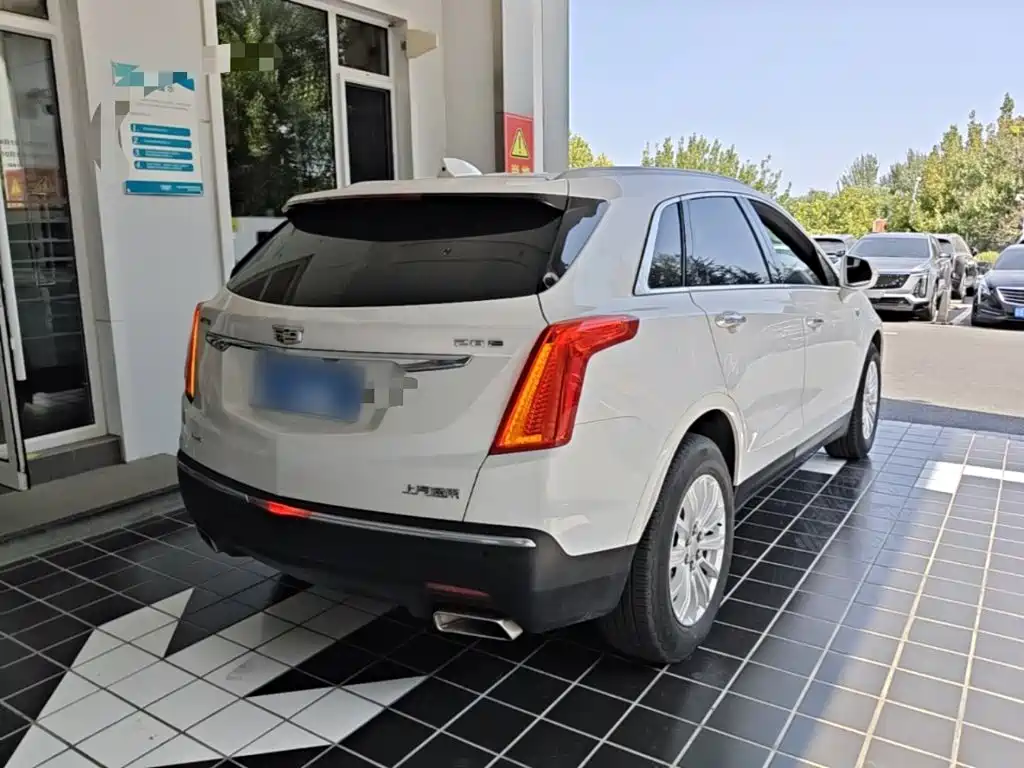 Cadillac XT5 — фото 7