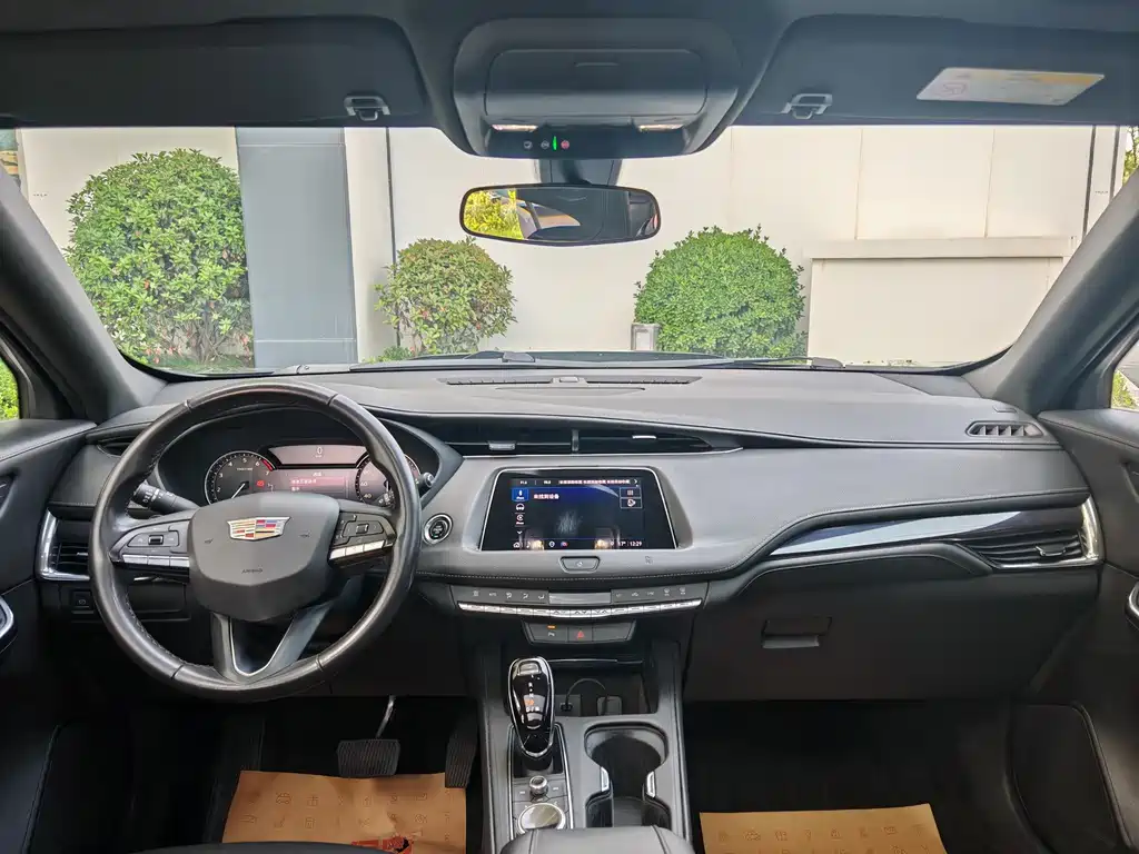 Cadillac XT4 — фото 5