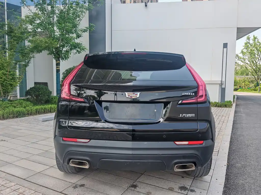 Cadillac XT4 — фото 8