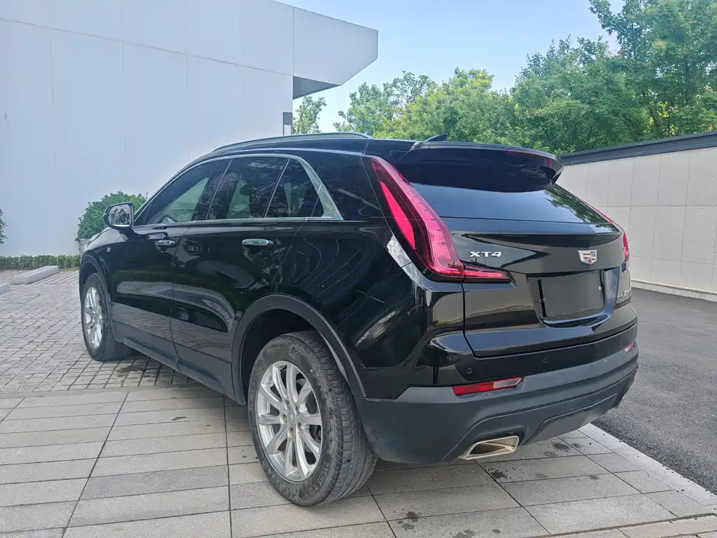 Cadillac XT4 — фото 9