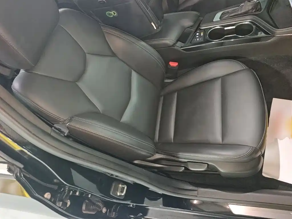 Cadillac CT4 — фото 25