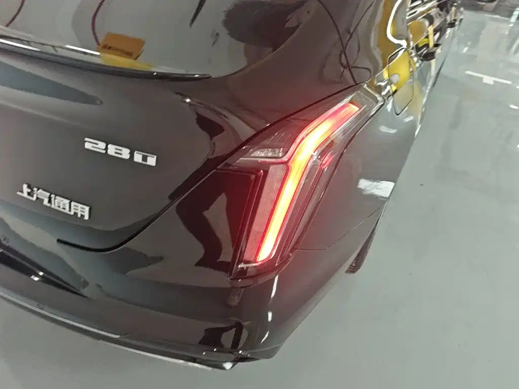 Cadillac CT4 — фото 8