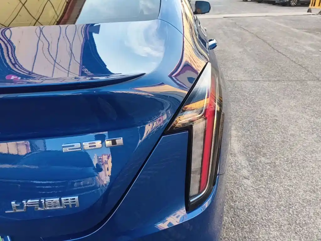 Cadillac CT4 — фото 8