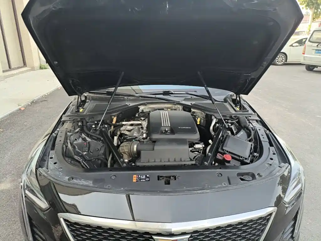 Cadillac CT6 — фото 20