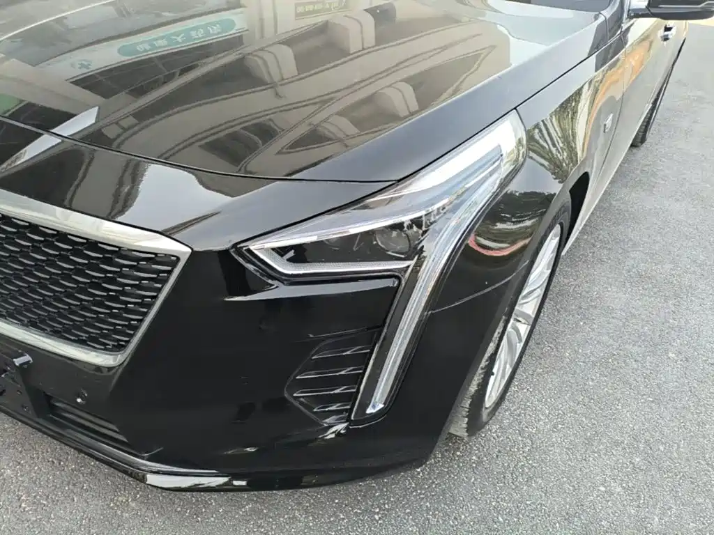 Cadillac CT6 — фото 24