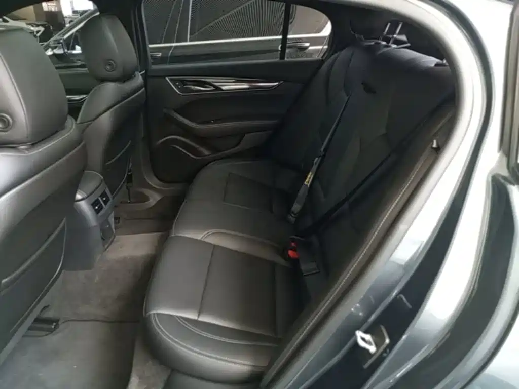 Cadillac CT5 — фото 17
