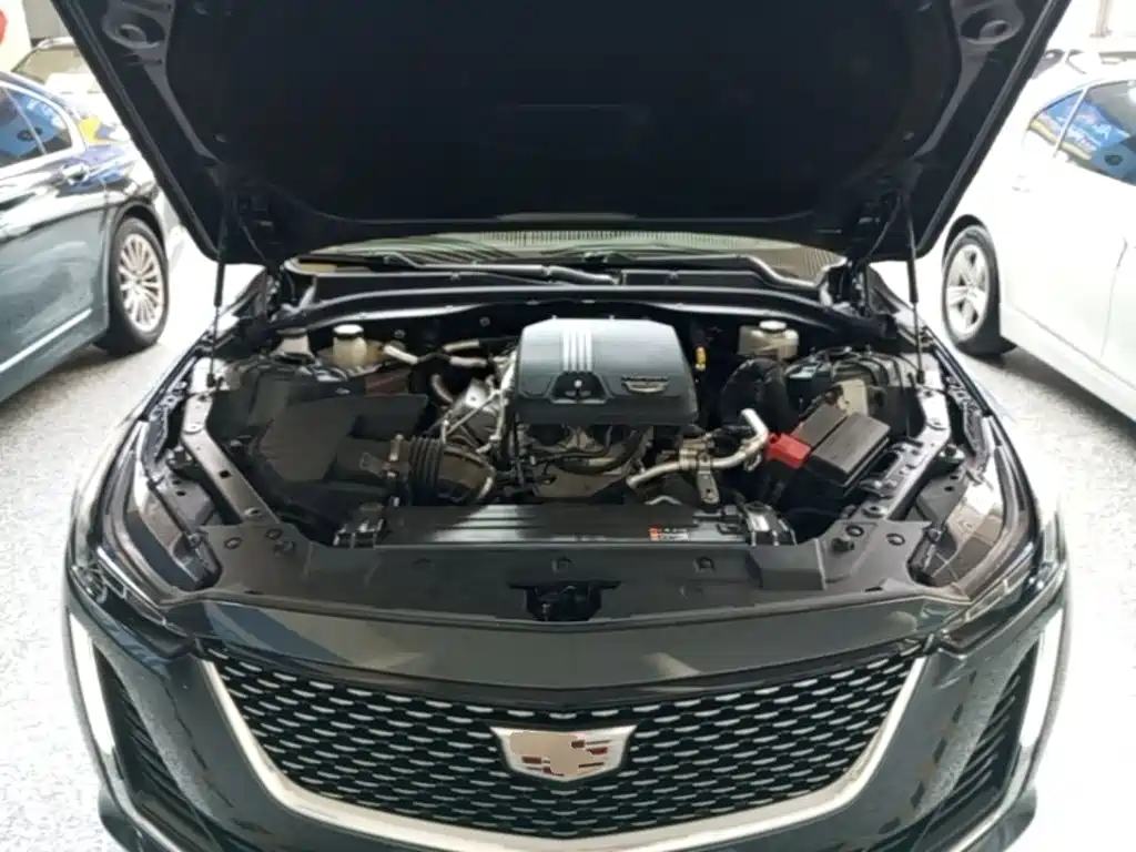 Cadillac CT5 — фото 20