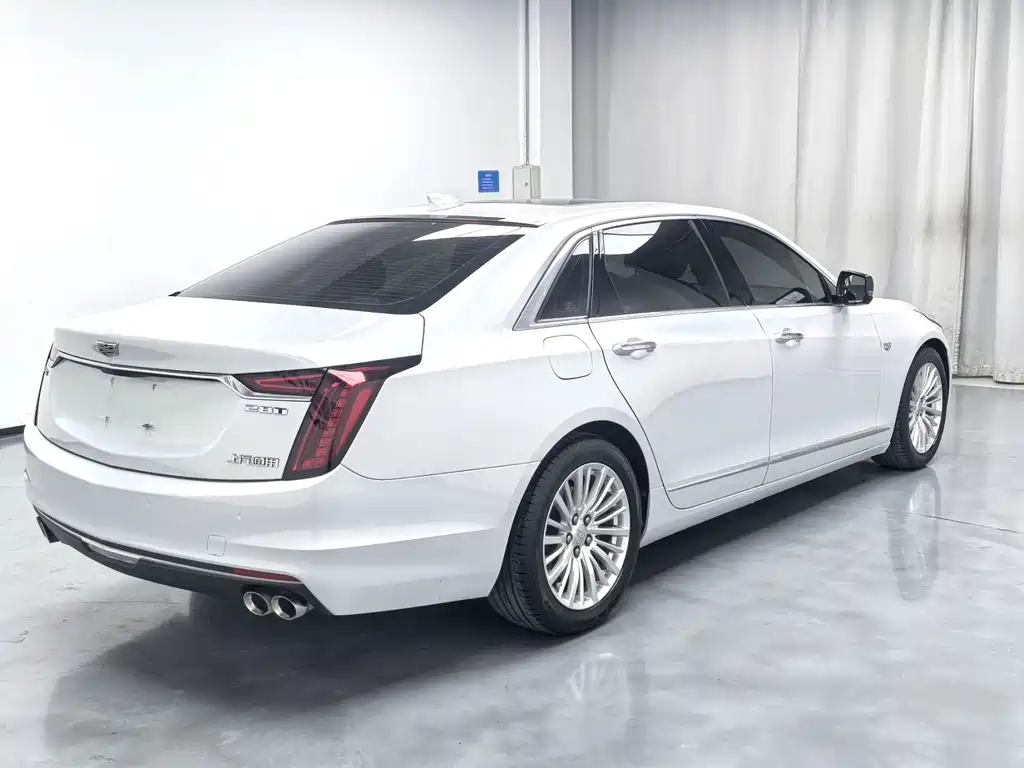 Cadillac CT6 — фото 6