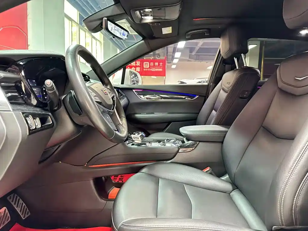 Cadillac XT5 — фото 8