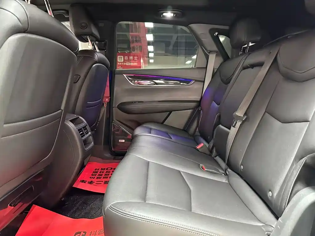 Cadillac XT5 — фото 9