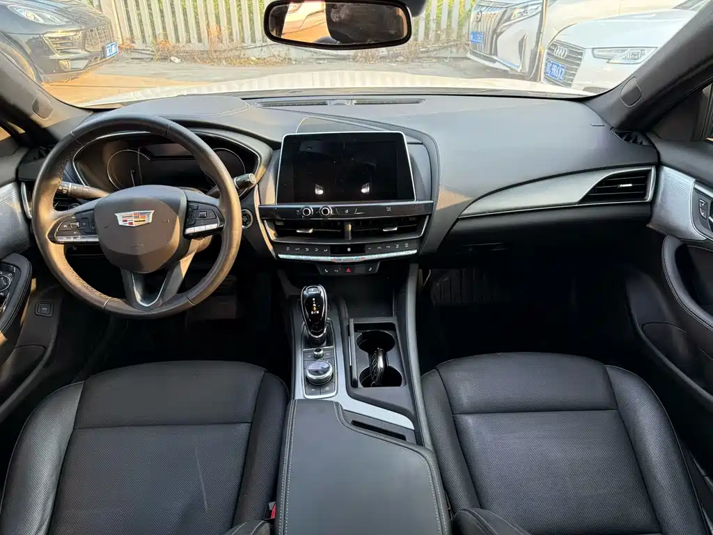 Cadillac CT5 — фото 6