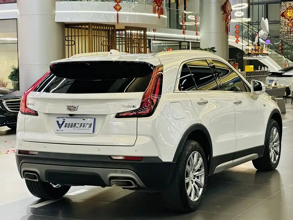Cadillac XT4 — фото 7