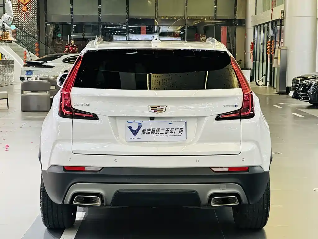 Cadillac XT4 — фото 8