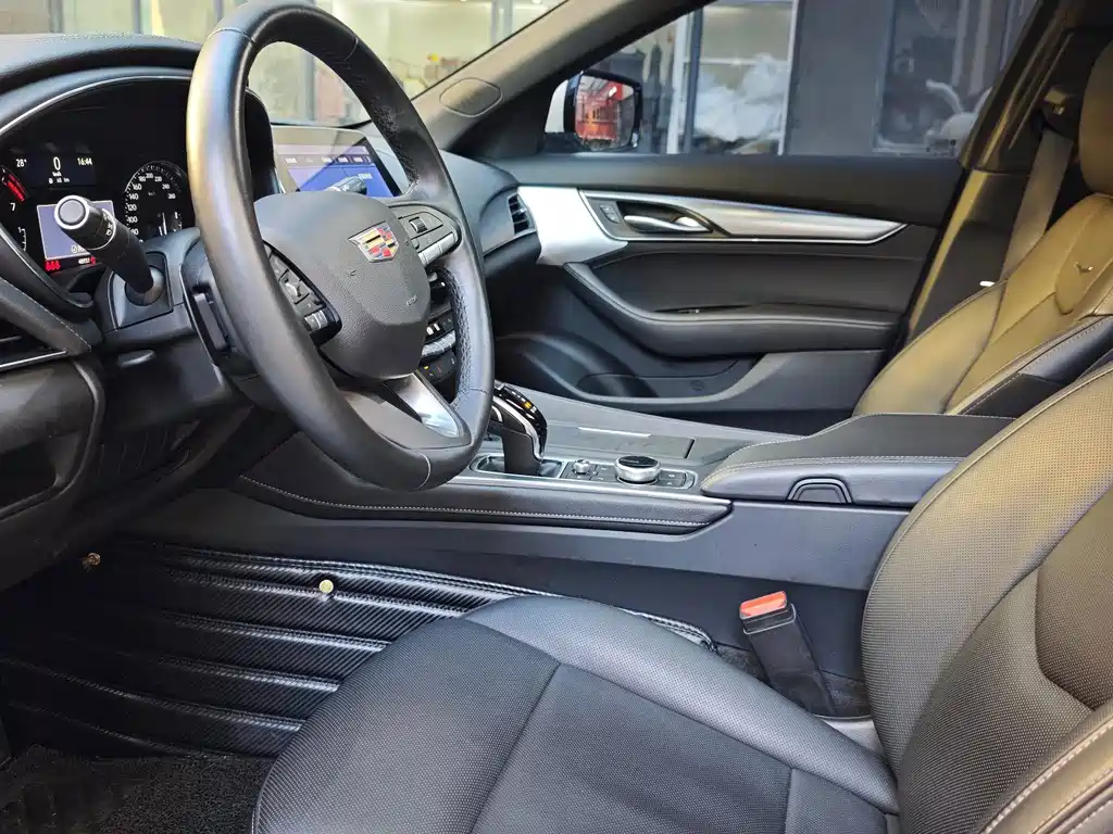 Cadillac CT5 — фото 4