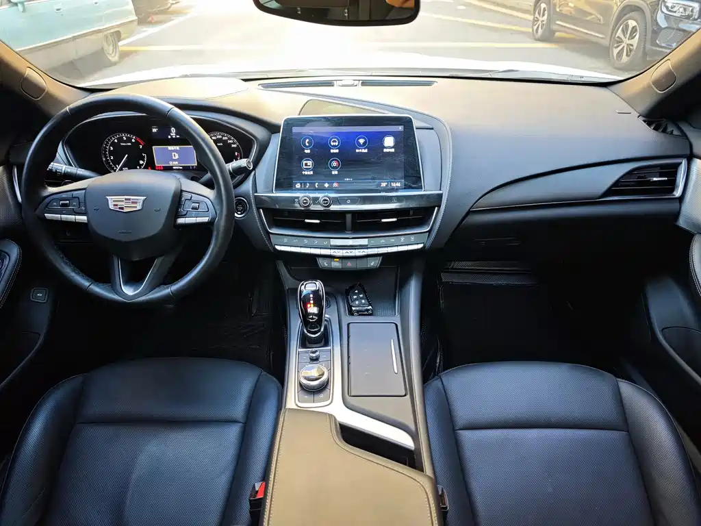 Cadillac CT5 — фото 6
