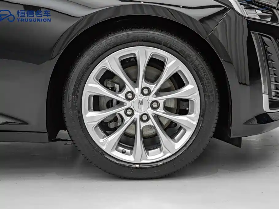 Cadillac CT5 — фото 11