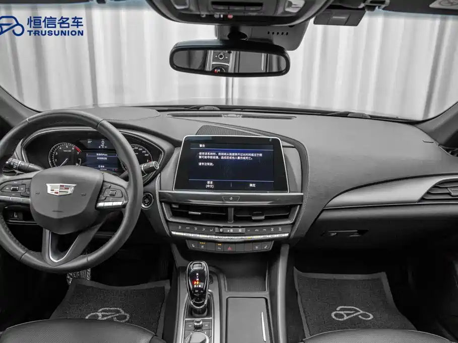 Cadillac CT5 — фото 13