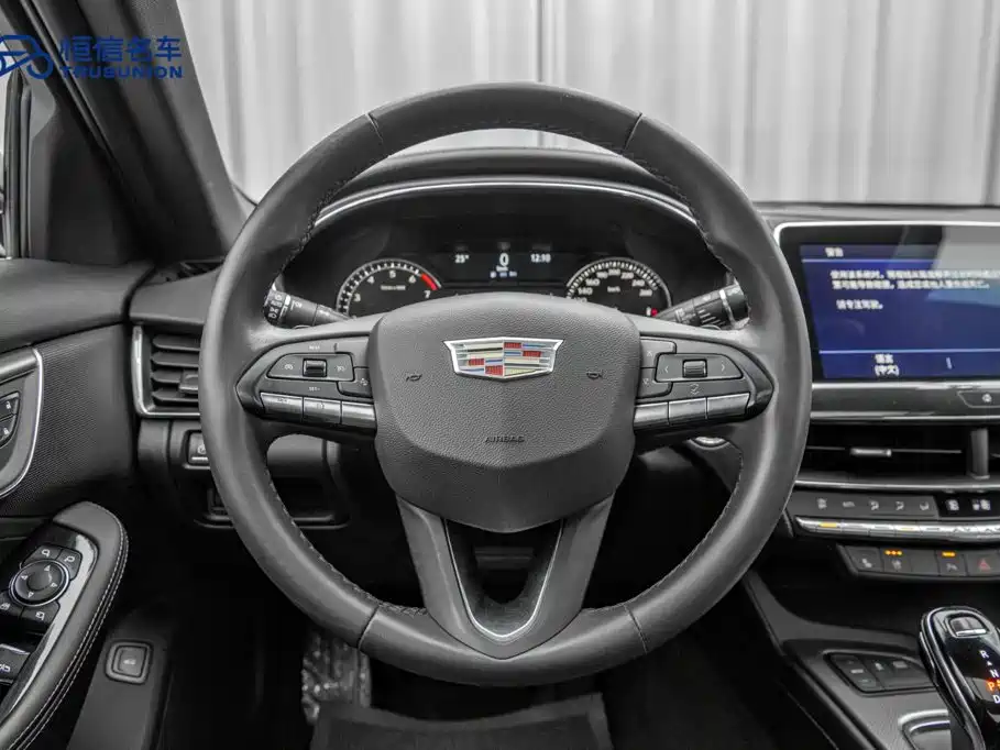 Cadillac CT5 — фото 17