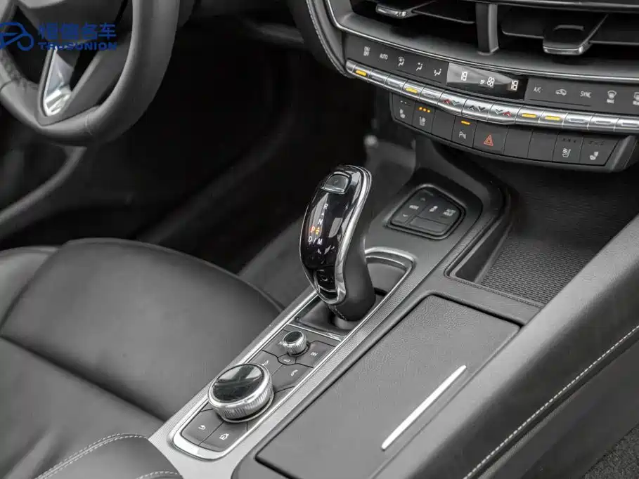 Cadillac CT5 — фото 19