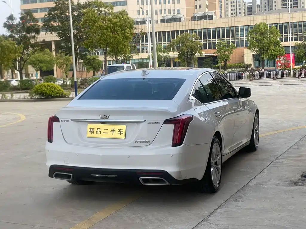 Cadillac CT5 — фото 7