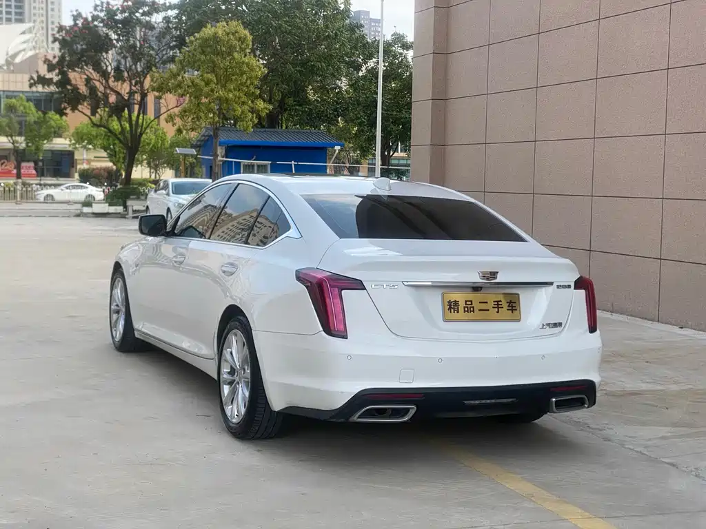Cadillac CT5 — фото 9