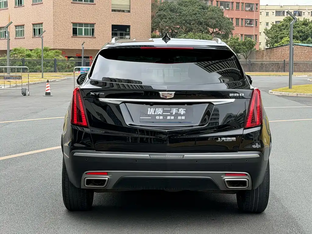 Cadillac XT5 — фото 8