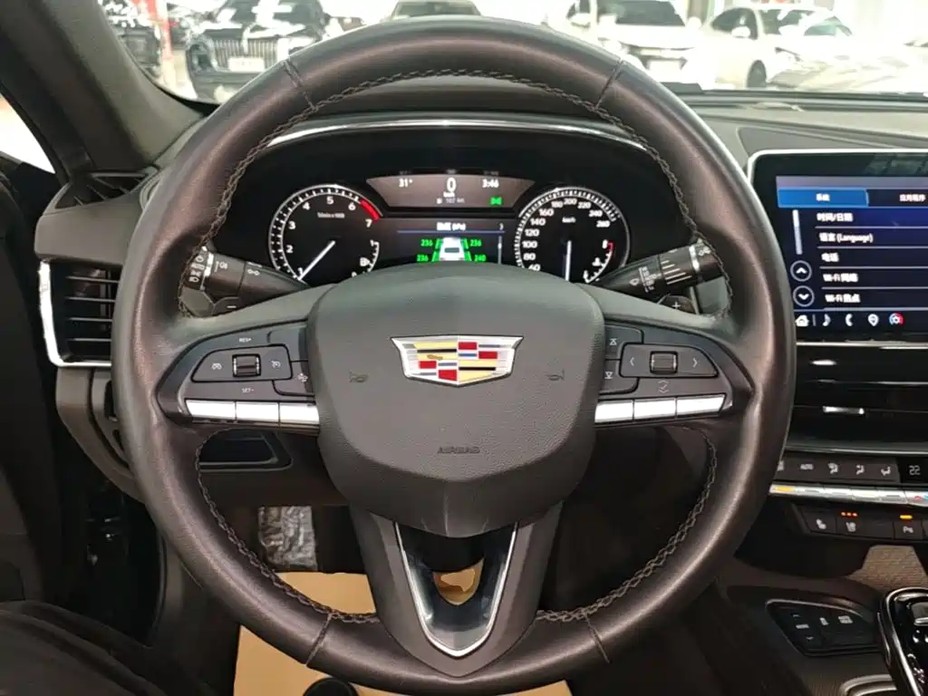 Cadillac CT5 — фото 11