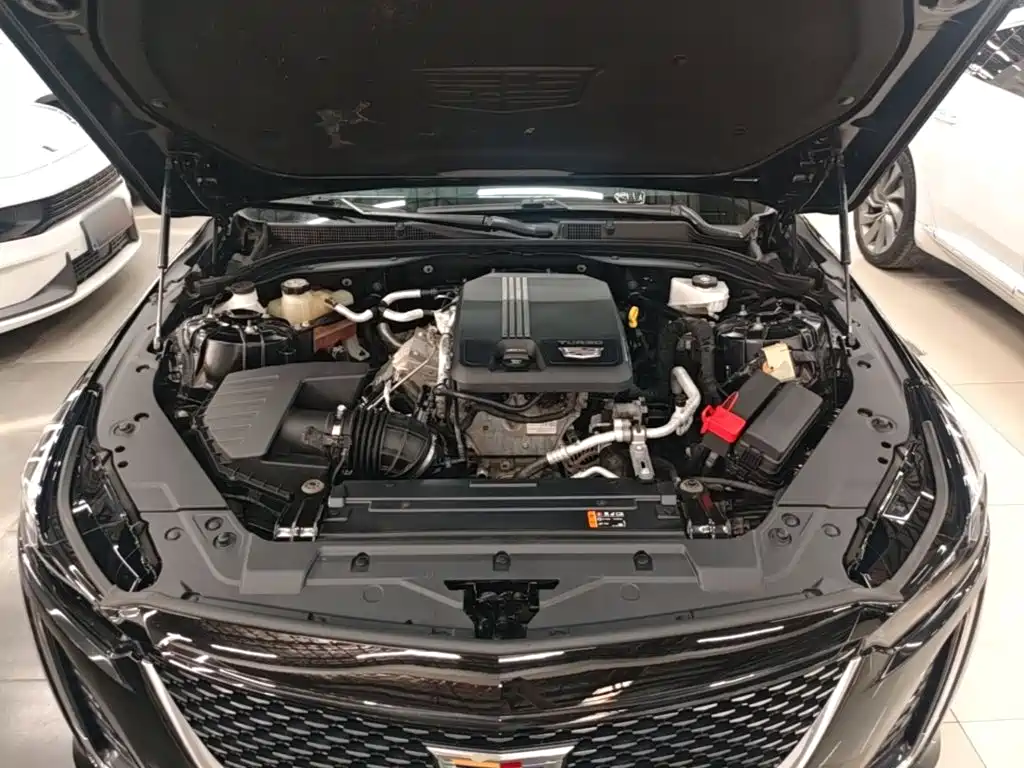 Cadillac CT5 — фото 20