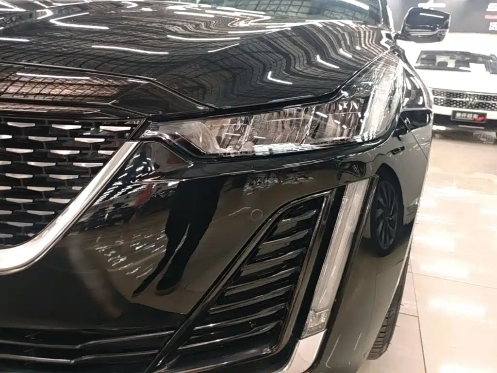 Cadillac CT5 — фото 24