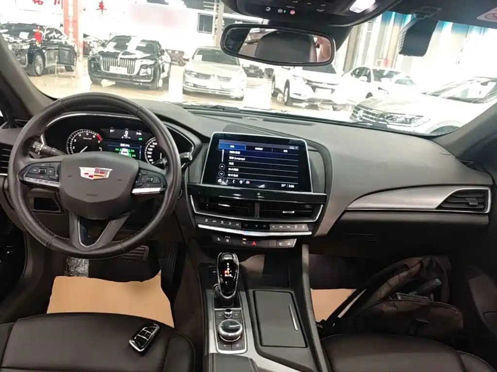 Cadillac CT5 — фото 10