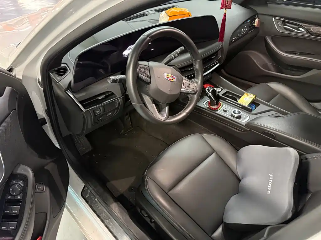 Cadillac CT5 — фото 4
