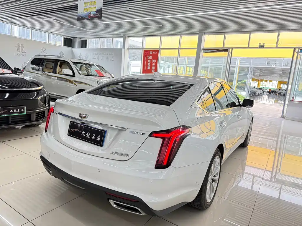 Cadillac CT5 — фото 6