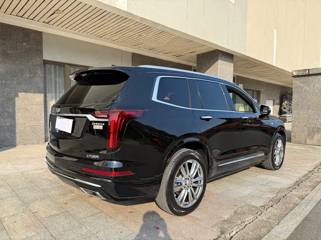 Cadillac XT6 — фото 8