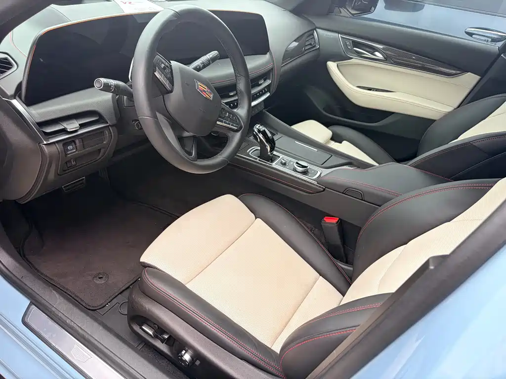 Cadillac CT5 — фото 8