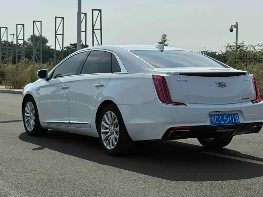 Cadillac XTS — фото 4