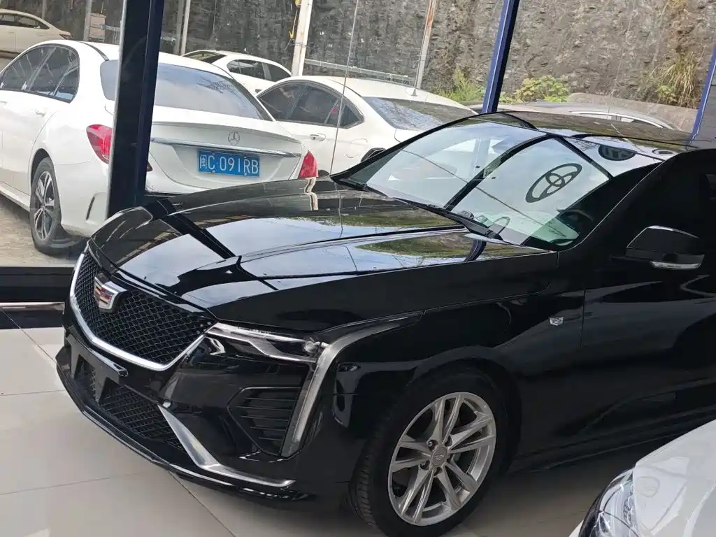 Cadillac CT4 — фото 2